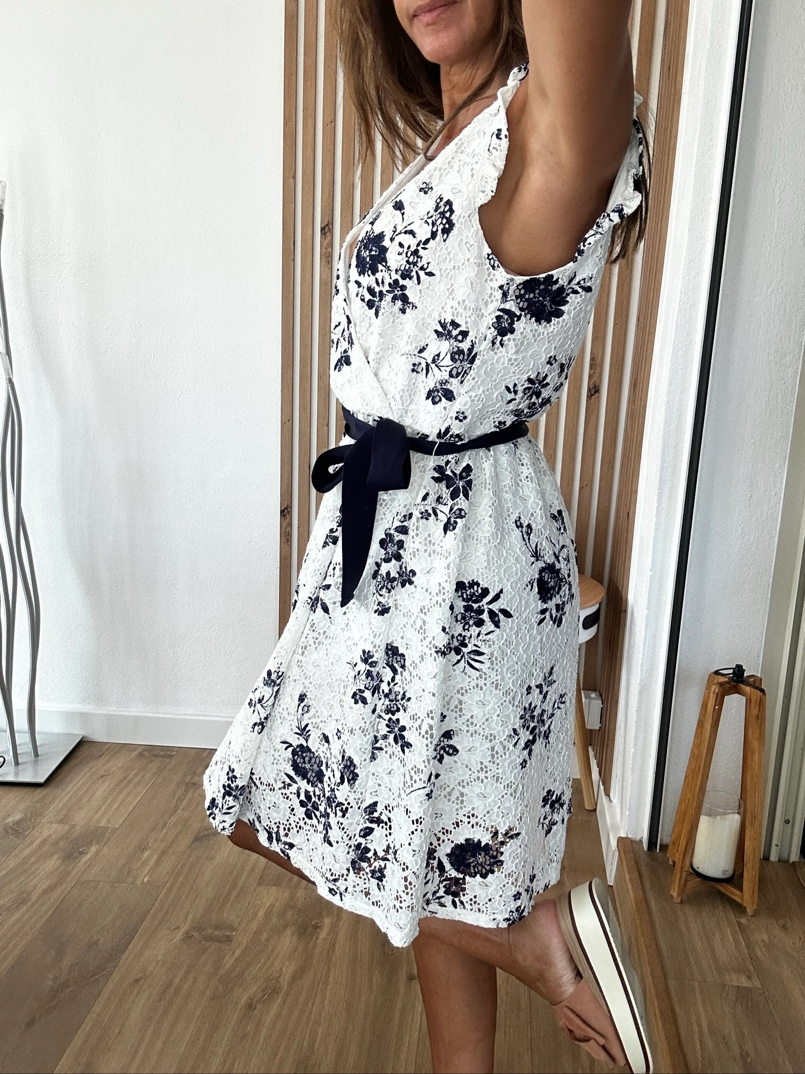 Yessica lace dress ecru & navy blue flowers – Size 38 – photo 2